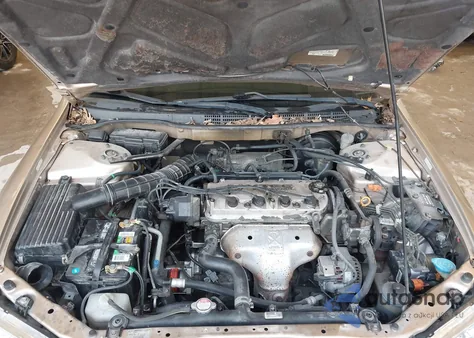 2001 Honda Accord 2.3 Ex from USA, damaged, VIN 1HGCG556X1A062702